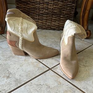 Women's Tan Western Ankle Boots